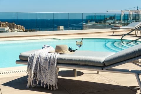 Hyatt Regency Malta, Rooftop pool