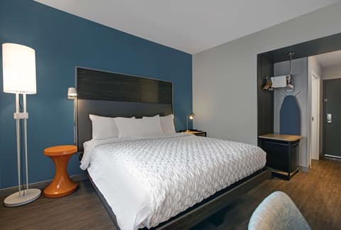 Tru By Hilton Milwaukee Downtown, WI, Room