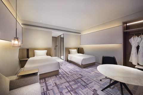 Crowne Plaza Dalian Xinghai by IHG, Room