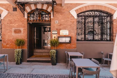 Hotel Duomo, Exterior