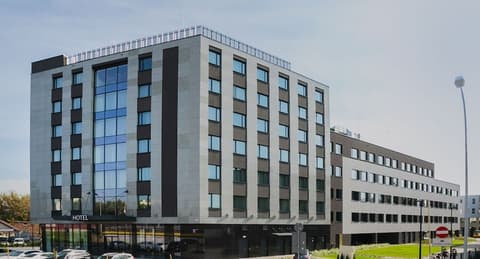 B&B HOTEL Warsaw East, Front of property