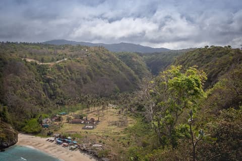 Penida Krusty Hill, Beach