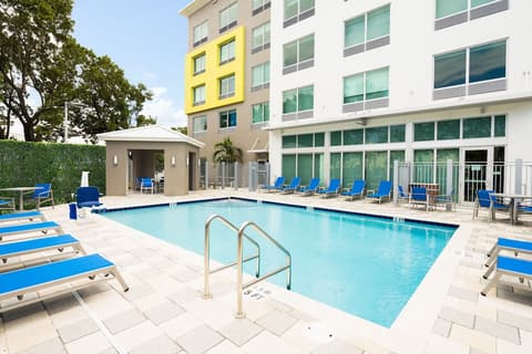 Holiday Inn Express Doral Miami by IHG, Pool