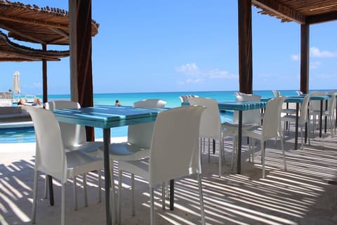 Cyan Cancun Resort & Spa, Beach