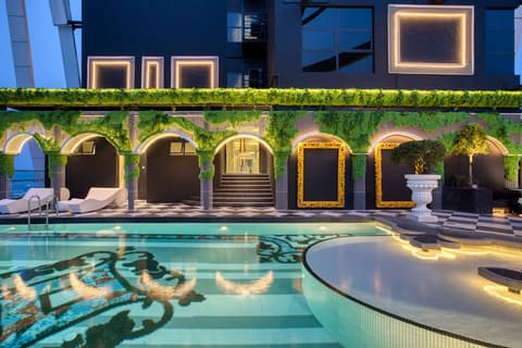 Ami Suites, Outdoor pool