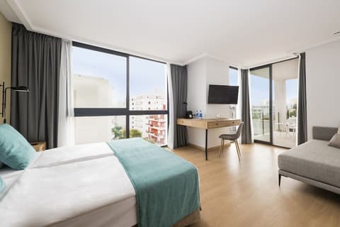 Kyrat Amarac Suites, Room