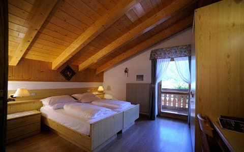 Alpine Touring Hotel, Room