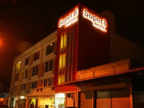 Super 8 Hotel @ Georgetown, Front of property - evening/night