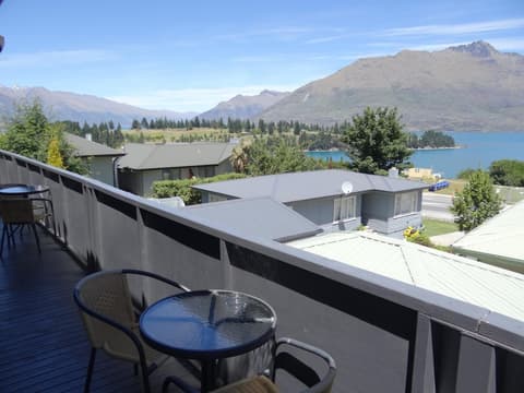 Chalet Queenstown, Balcony
