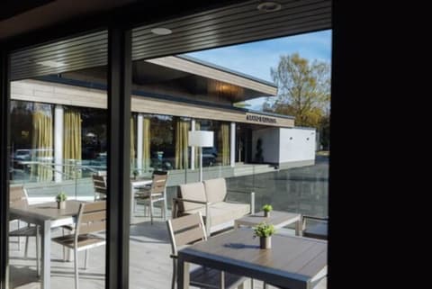 The Redhurst Hotel, Terrace/patio