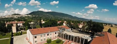 Casa Leonori, Property grounds