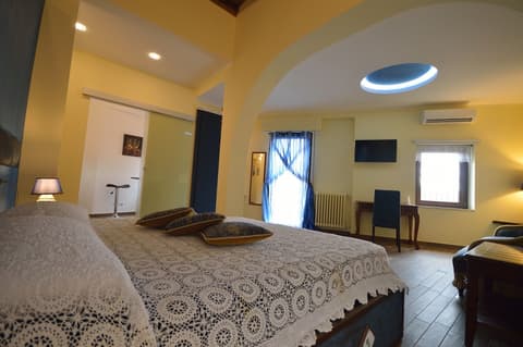 Centro Sicilia, Room