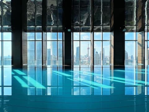 Regent Shanghai Pudong, Infinity pool