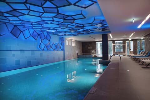 Metropol Palace Belgrade, Pool