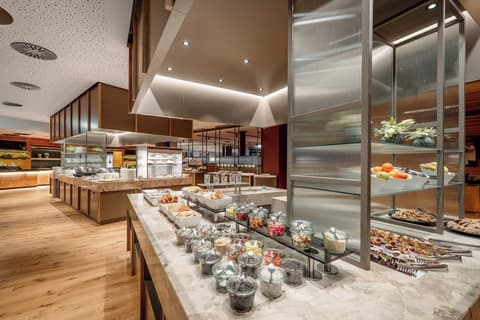 Aqua Dome, Restaurant