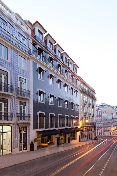 9Hotel Mercy, Front of property