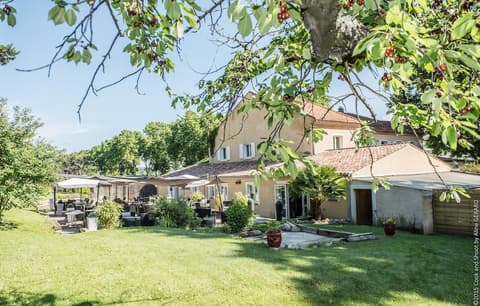 Logis Hotels la Magnanerie, Côté Bistro, Garden