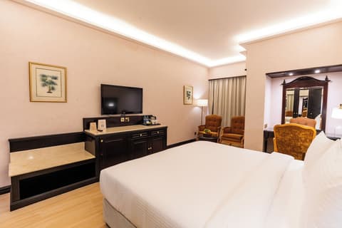 Luxe Avenue Hotel, Room