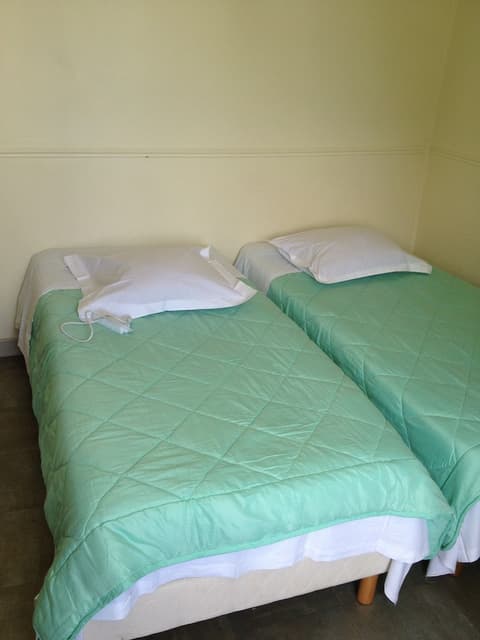 Au Royal Mad Hotel, Room