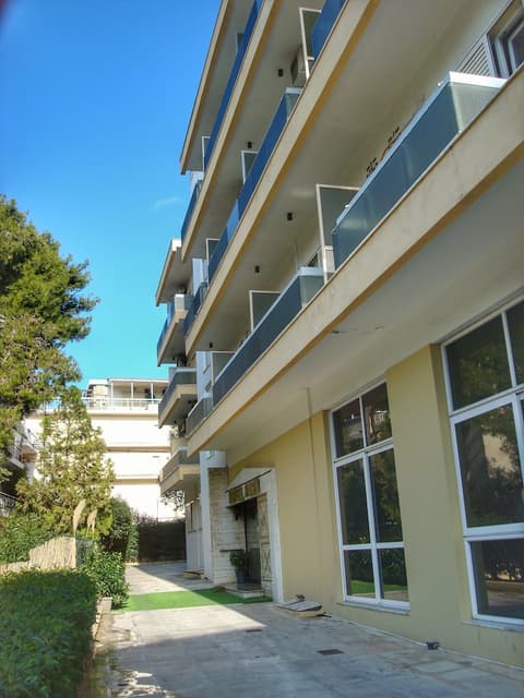 Hotel Park, Property grounds