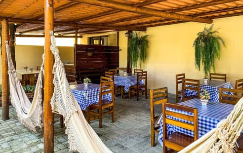 Malibu Porto Hotel, Porch