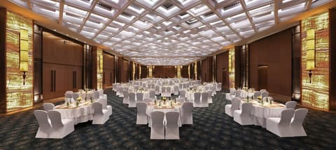 The Leela Ambience Convention Hotel, 