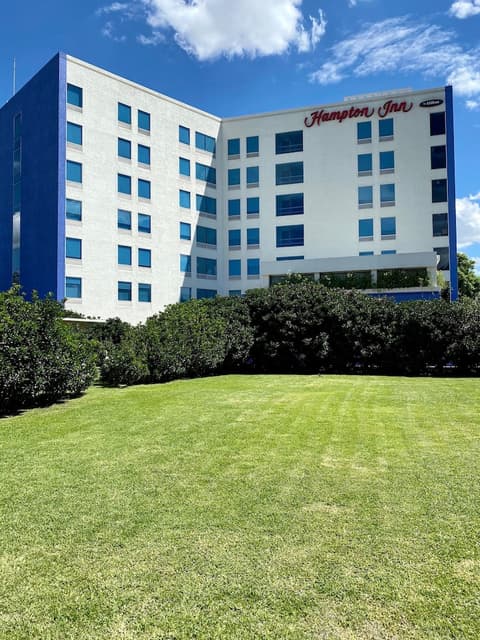 Hampton Inn by Hilton Guadalajara/Expo, Front of property