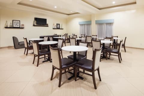 La Quinta Inn & Suites by Wyndham Inglewood, Dining