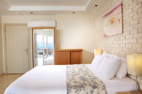 Saylam Suites, Room