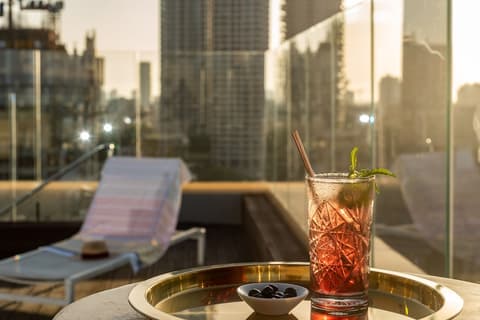 Hotel Indigo Tel Aviv - Diamond District by IHG, Terrace/patio