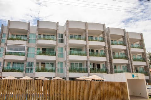 Wave Suítes Hotel & Lounge Bar, Front of property