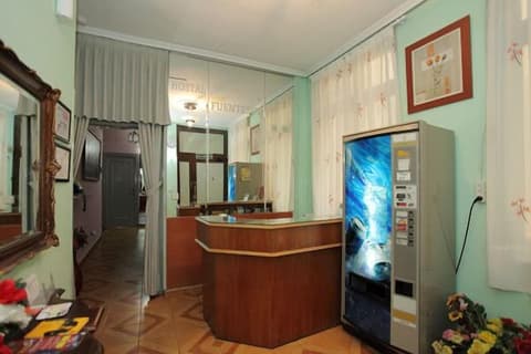 Hostal Fuentesol, Reception