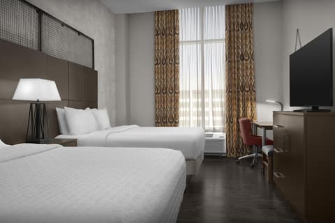 Hampton Inn & Suites Austin @ The University / Capitol, Room