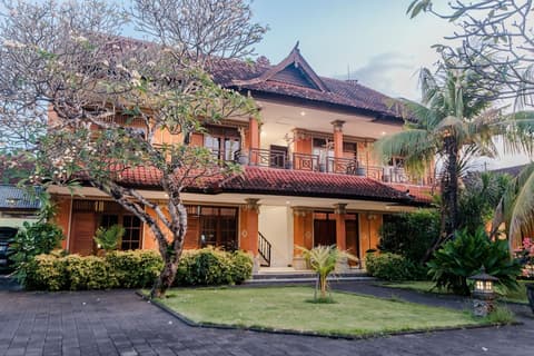D' Kubu Pratama, Front of property