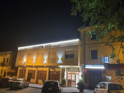 Borghetto Hotel, Front of property