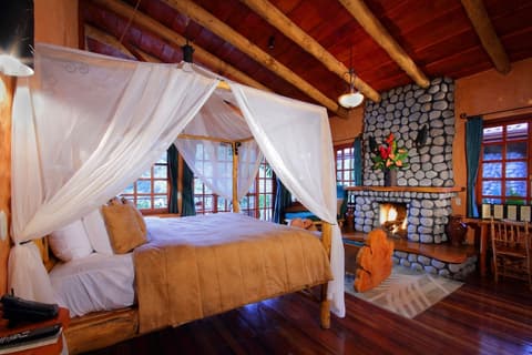 Peace Lodge, Room