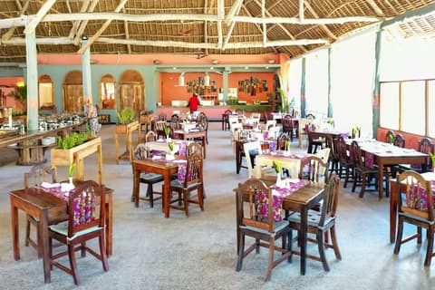Paradise Beach Resort, Restaurant