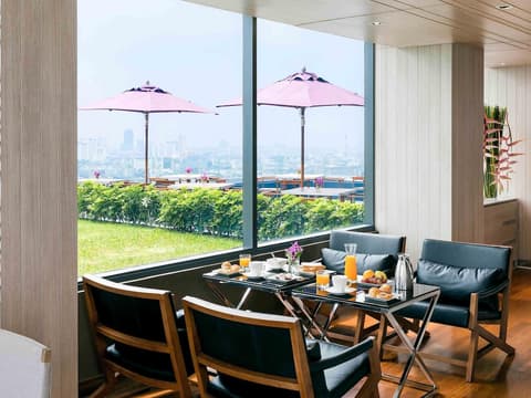 Mercure Bangkok Siam, Bar (on property)