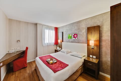 Hotel Paris Pacific, Room