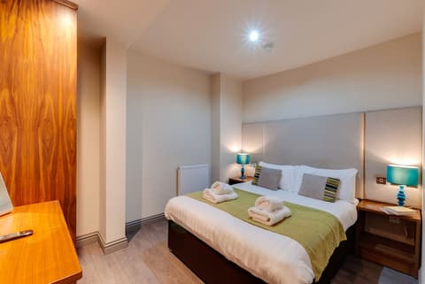 Base Serviced Apartments - City Road, Room