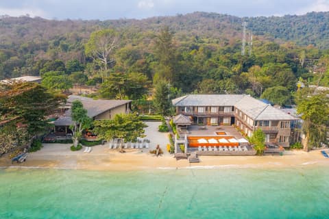 Baan Ploy Sea, Front of property