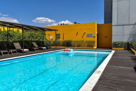 Courtyard by Marriott Leon at the Poliforum, Pool