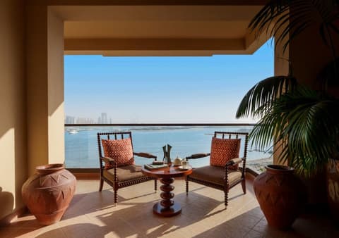 Fairmont The Palm, Room