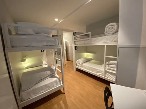 Far Home Gran Vía - Hostel, Room