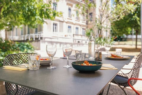 Appart'City Confort Lyon Cité Internationale, Terrace/patio