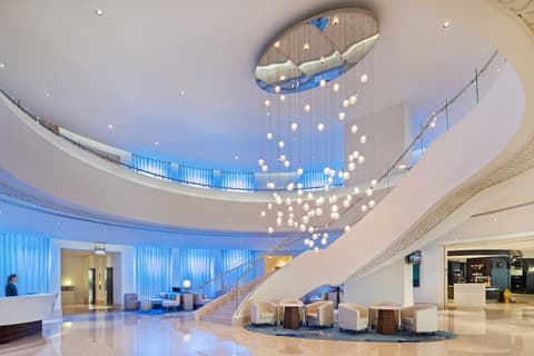 JA Ocean View Hotel, Jumeirah Beach Dubai, Lobby
