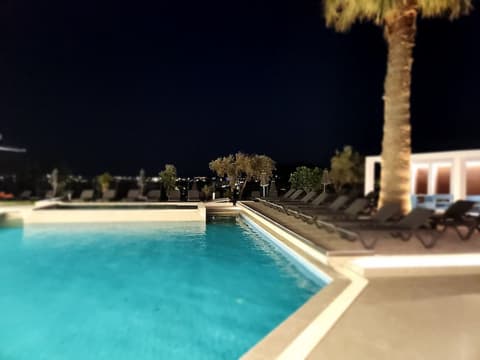 Hillside Studios & Apartments, Pool