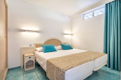 Apartamentos Cabau Cala D'Or, Room