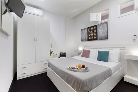 Hotel Herculaneum, Room