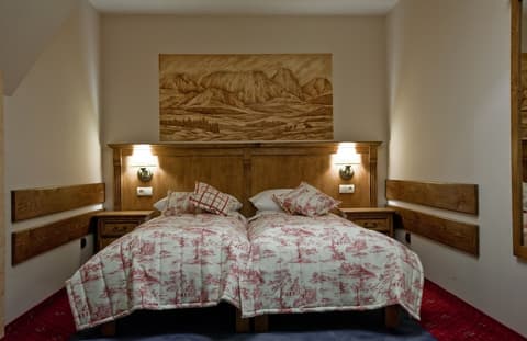 Helan Family & Garden, Room